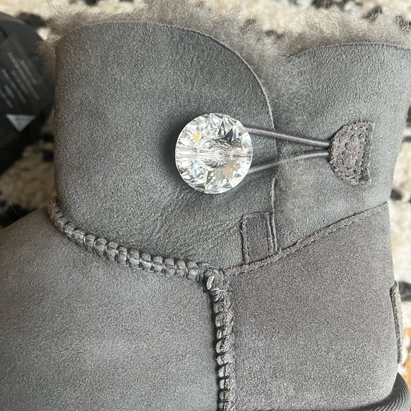 NEW UGG MINI BAILEY BUTTON BLING GREY BOOTS - Picture 5 of 7